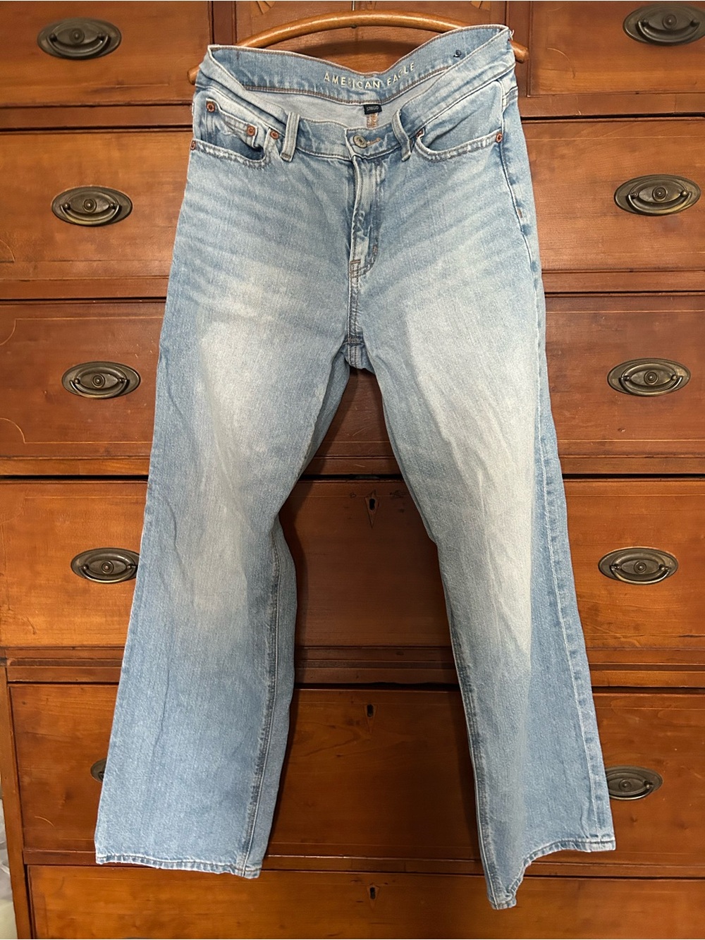 American Eagle Outfitters Light Wash Relaxed Straight Jeans